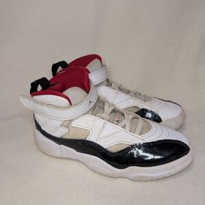 Nike Boys Air Jordan Jumpman Two Trey DQ8432 White Basketball Shoes Sneakers 3Y